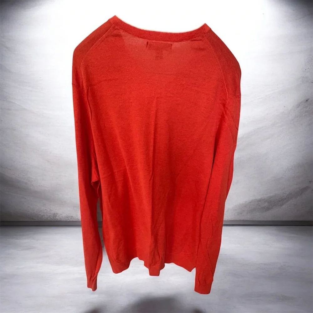 Banana Republic orange V-neck lightweight sweater in a silk-linen blend, XL.‎